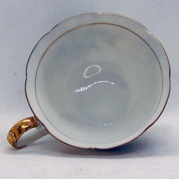 VTG Japanese teacup and saucer set, with a Forget-Me-Not floral pattern and gold - Picture 11 of 11